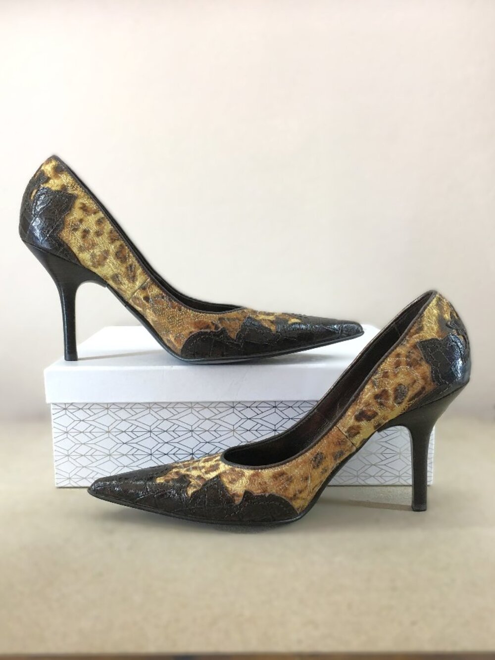 DONALD J PLINER COUTURE "Coy" Western-chic point-toe heels - Size 5 - Picture 4 of 15